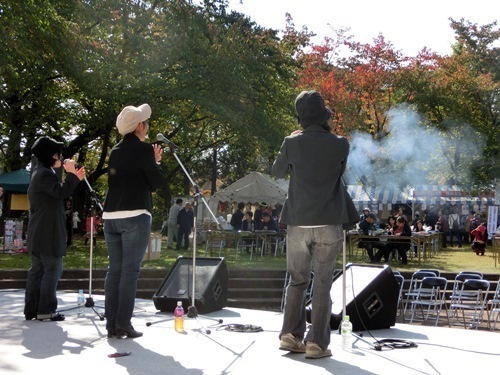 151017-小布施六斎市にてゴスペルライブ-2.jpg