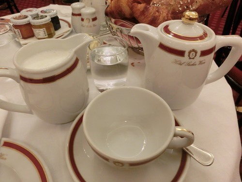 151222-ウィーンのカフェ・ザッハーで朝食-17.jpg