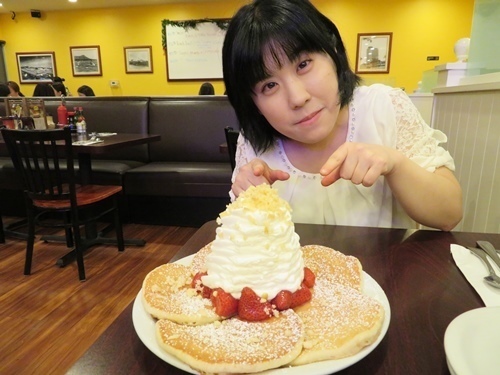 170520-ハワイ旅行 アラモアナセンターのシュリンプ、ステーキと、エッグスンシングス-13.jpg