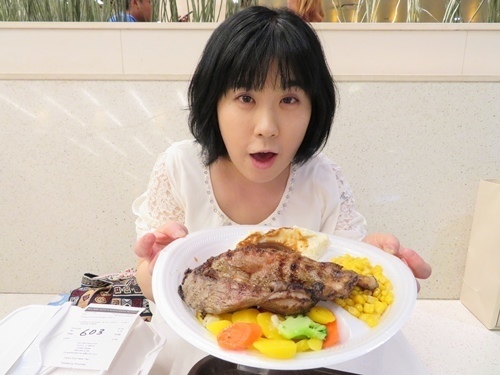 170520-ハワイ旅行 アラモアナセンターのシュリンプ、ステーキと、エッグスンシングス-4.jpg